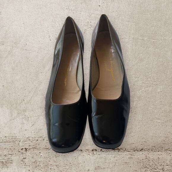 Salvatore Ferragamo Green and Black Loafers - Picture 2 of 9